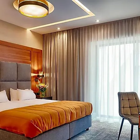 Grand Focus Hotel 4*