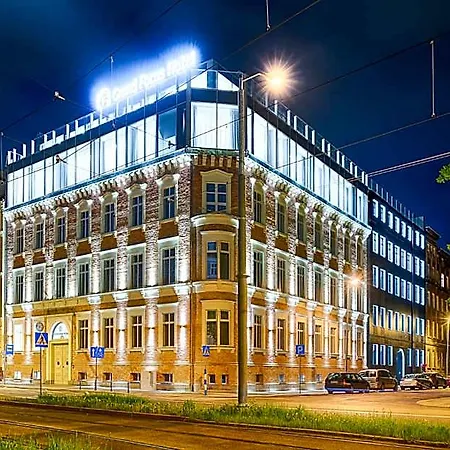 Szálloda Grand Focus 4*