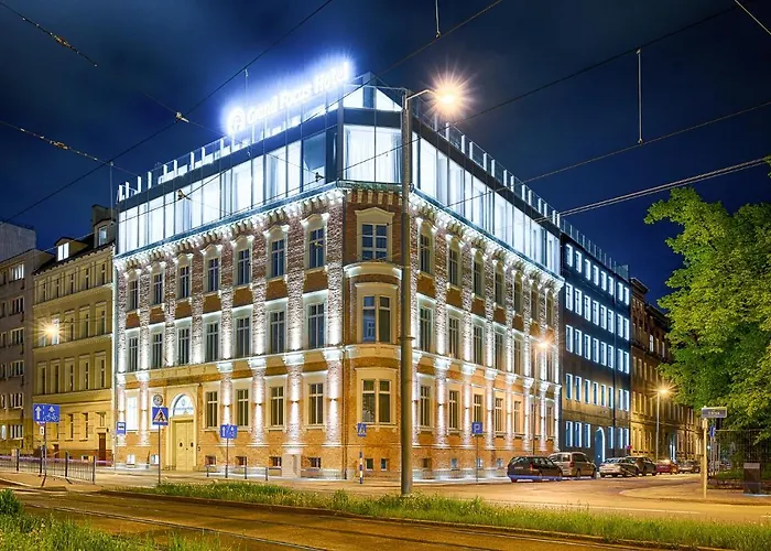 מלון Grand Focus 4*